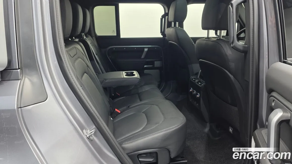 Land Rover Defender 2024 из KR, фото 4