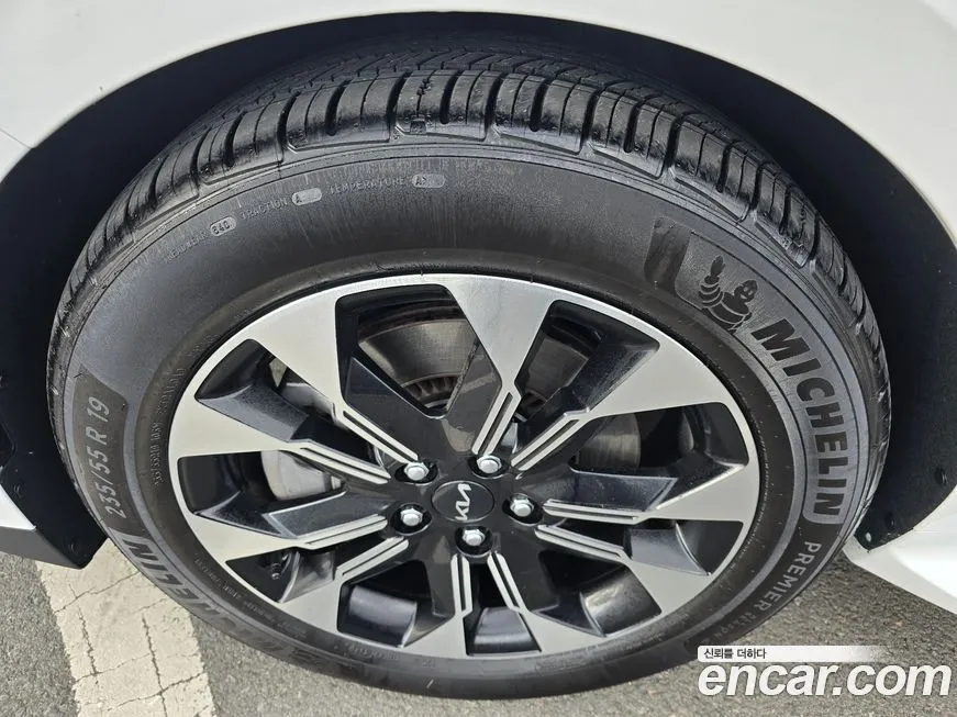 Kia Carnival — фото 10