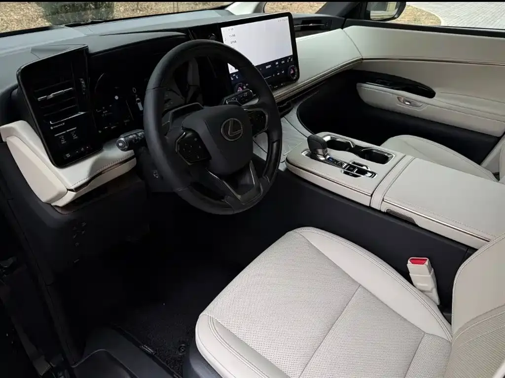 Lexus LM 2025 из CN, фото 3