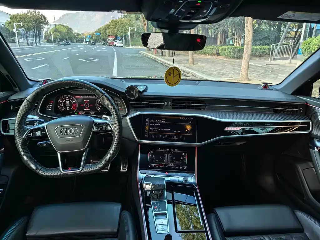 Audi RS 6 2025 из CN, фото 9