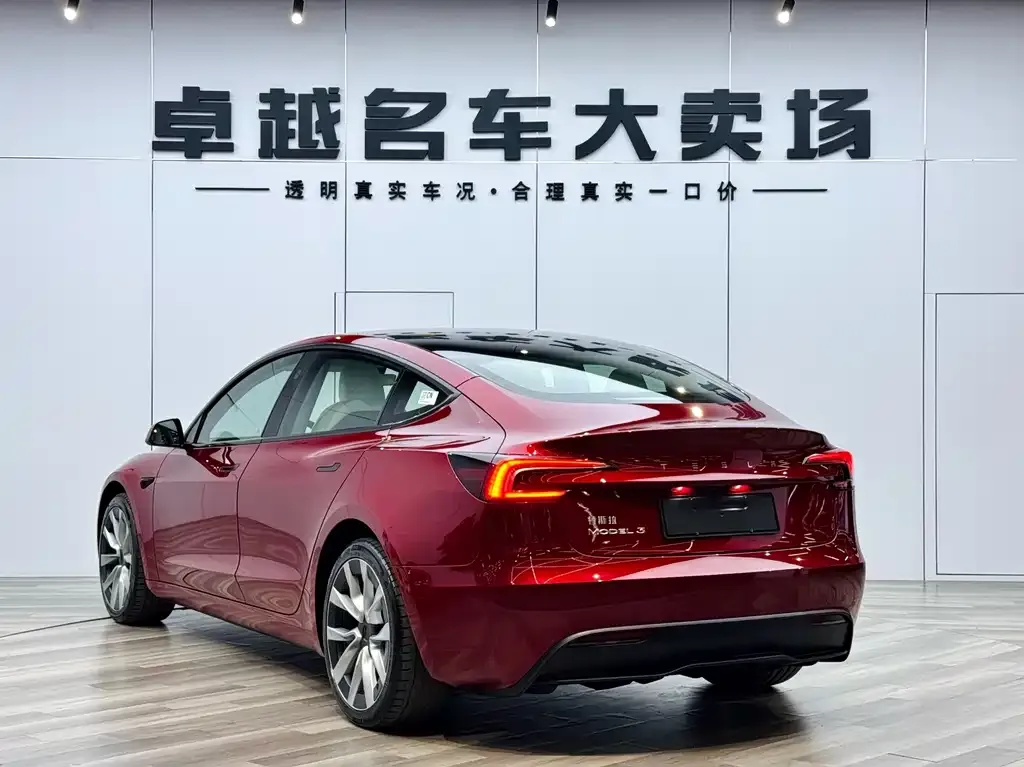 Tesla Model 3 — фото 6