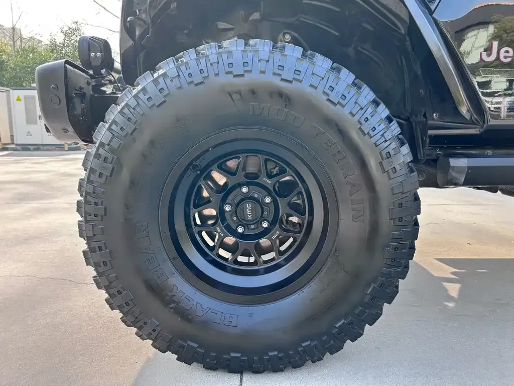 Jeep Wrangler — фото 10