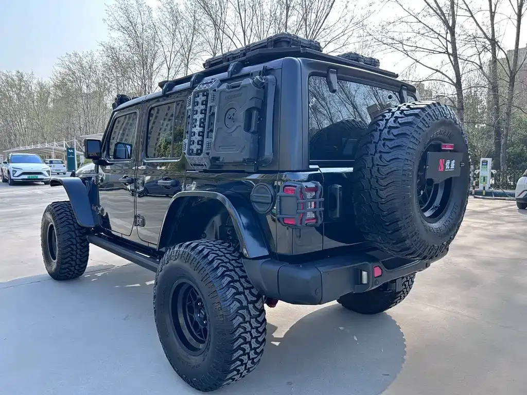 Jeep Wrangler — фото 7