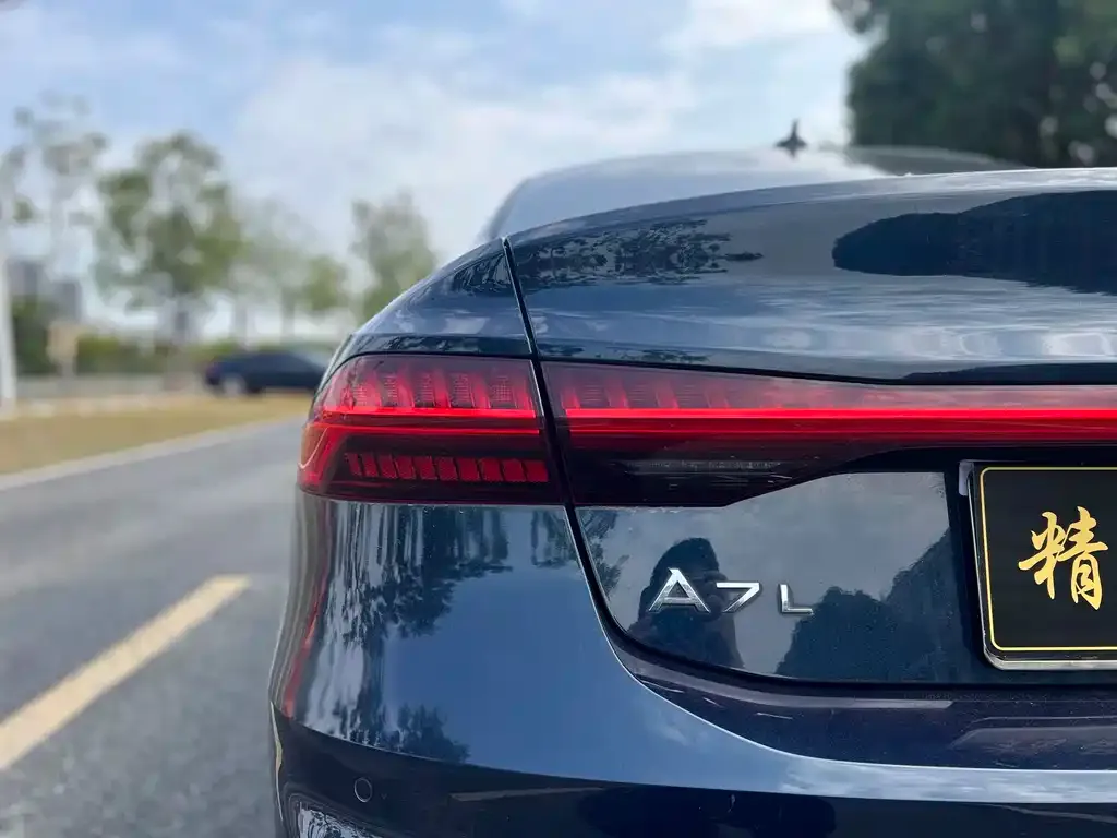 Audi A7L — фото 2
