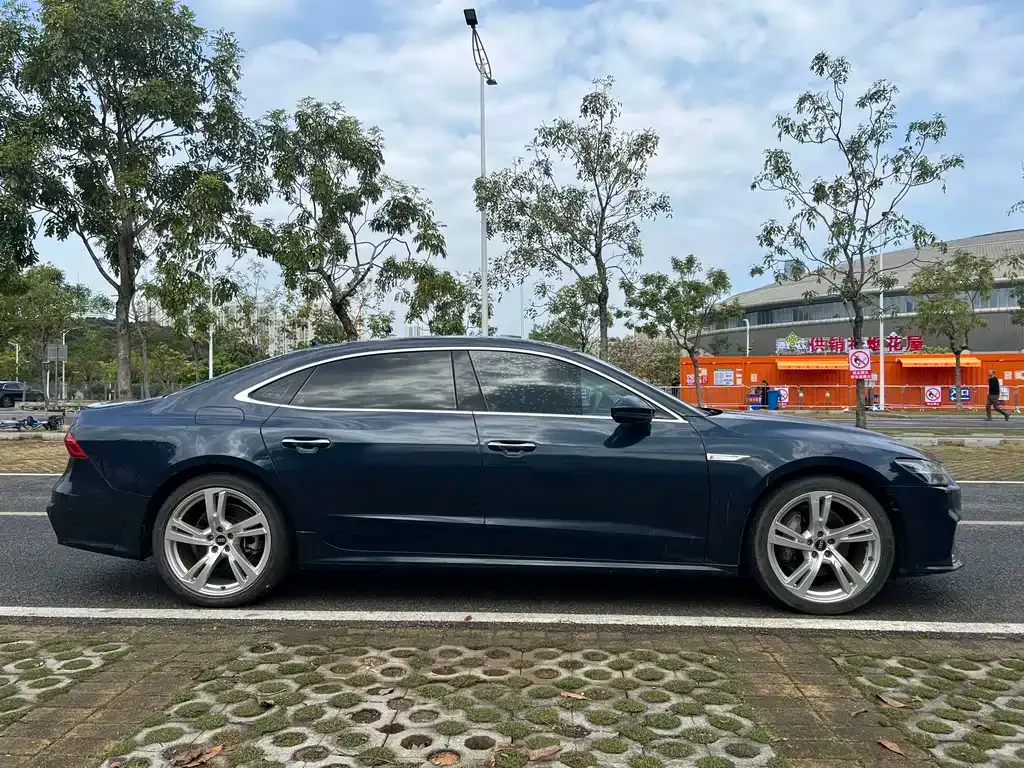 Audi A7L — фото 5