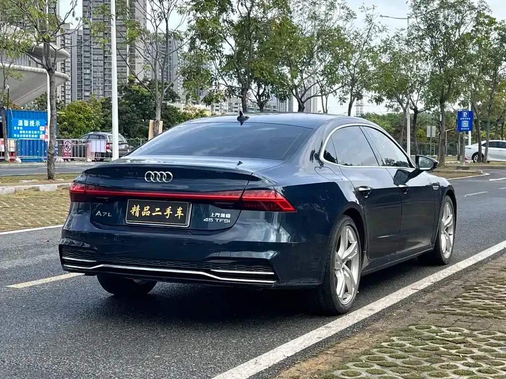 Audi A7L — фото 7