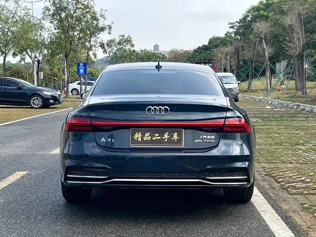 Audi A7L — фото 8