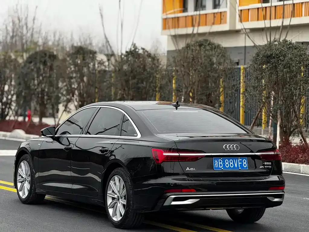 Audi A6L — фото 8