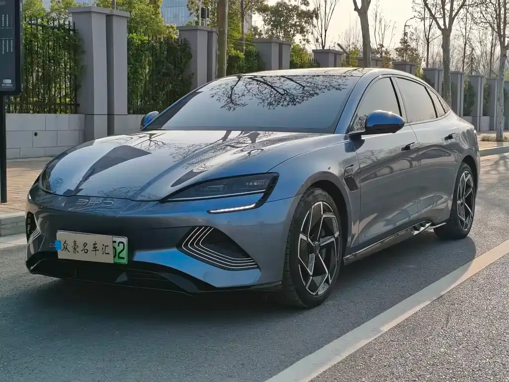 BYD Seal — фото 1