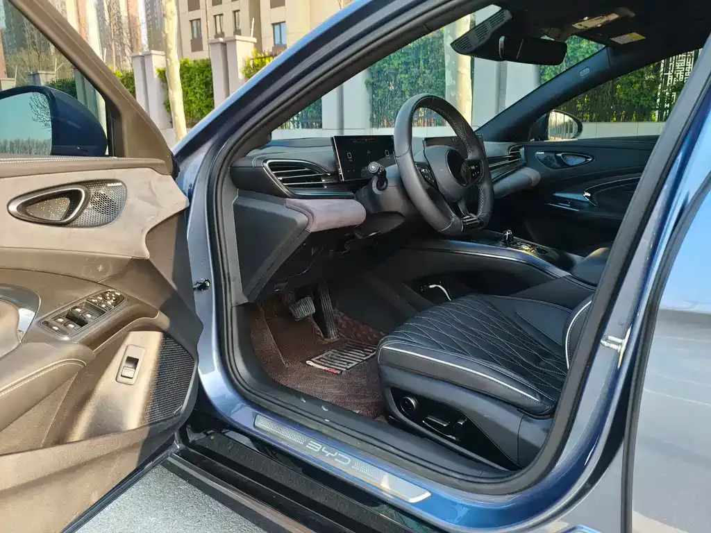BYD Seal — фото 4