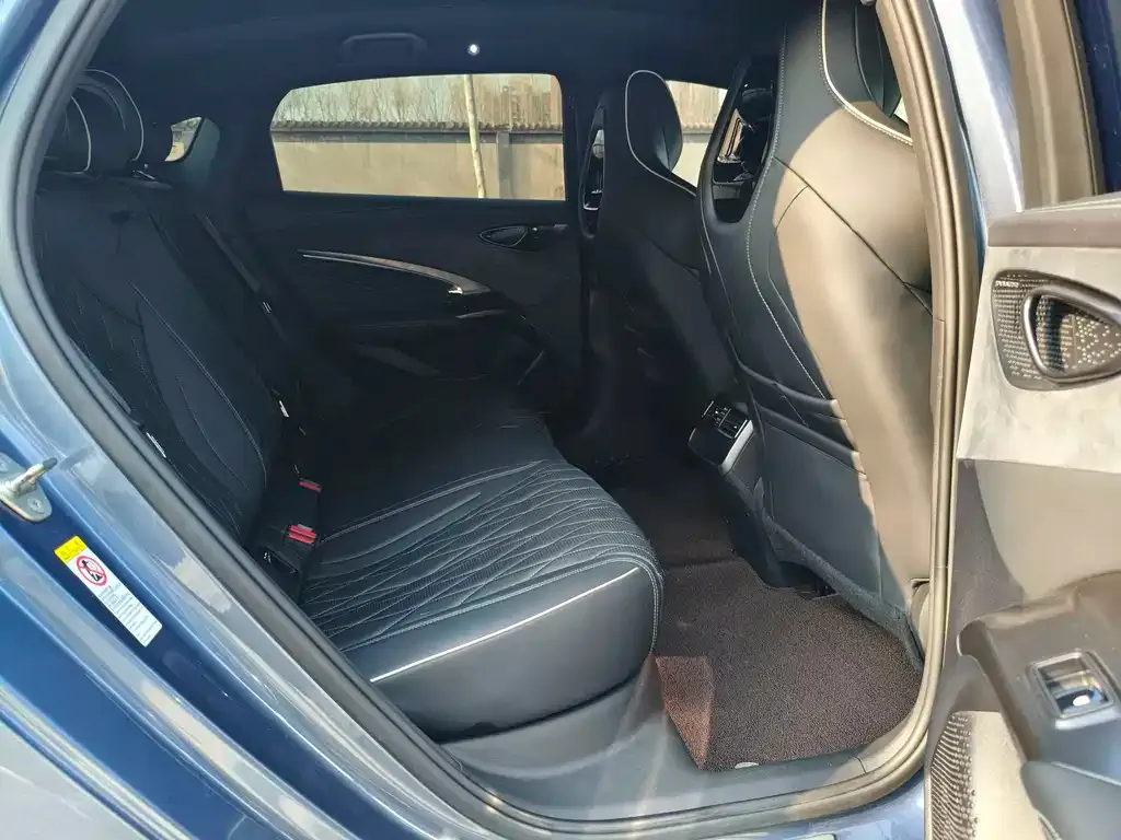 BYD Seal — фото 3