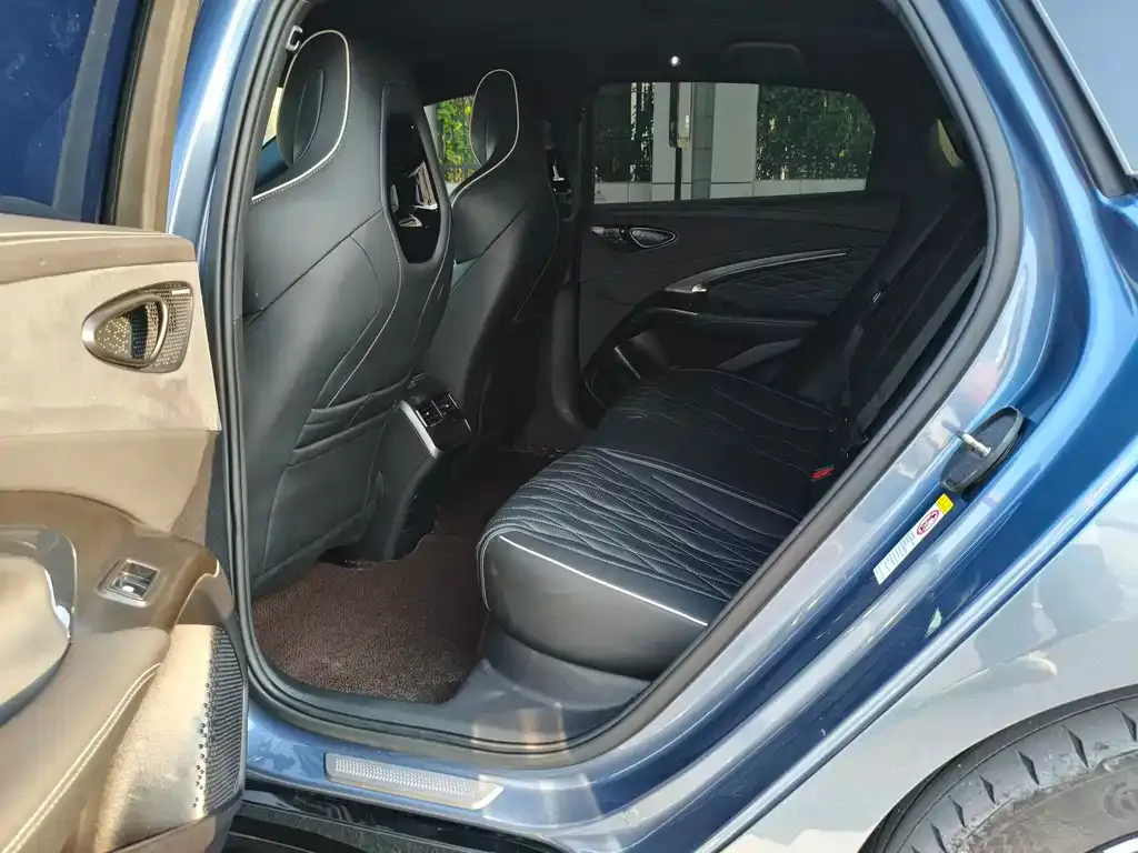 BYD Seal — фото 7