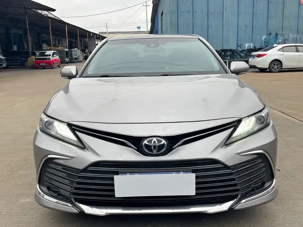 Toyota Camry — фото 5