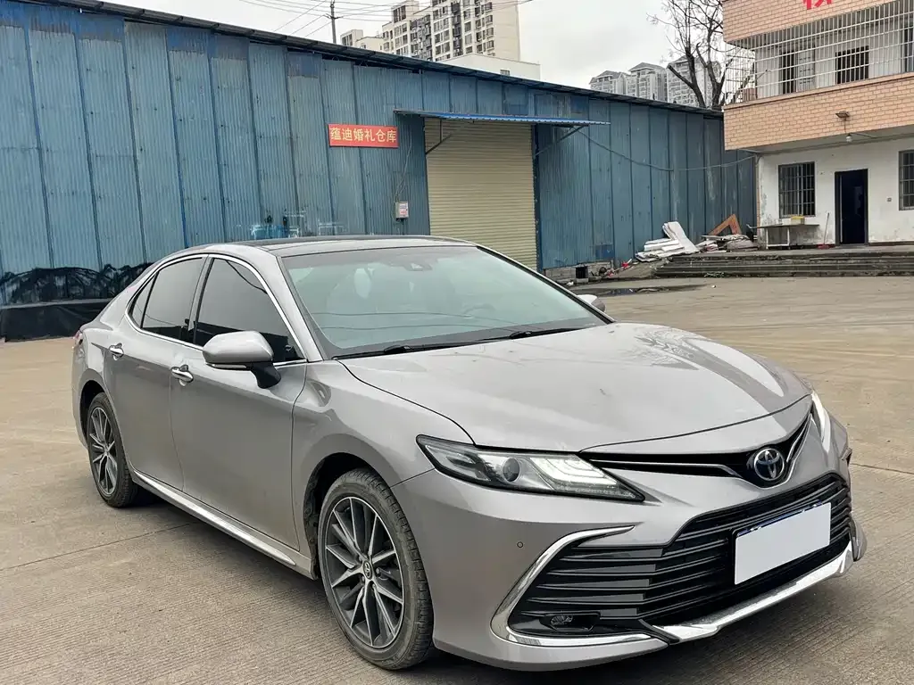 Toyota Camry — фото 8