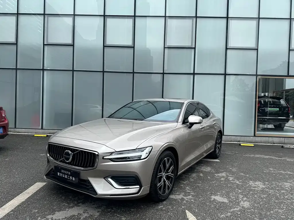 Volvo S60 2025 из CN, фото 1