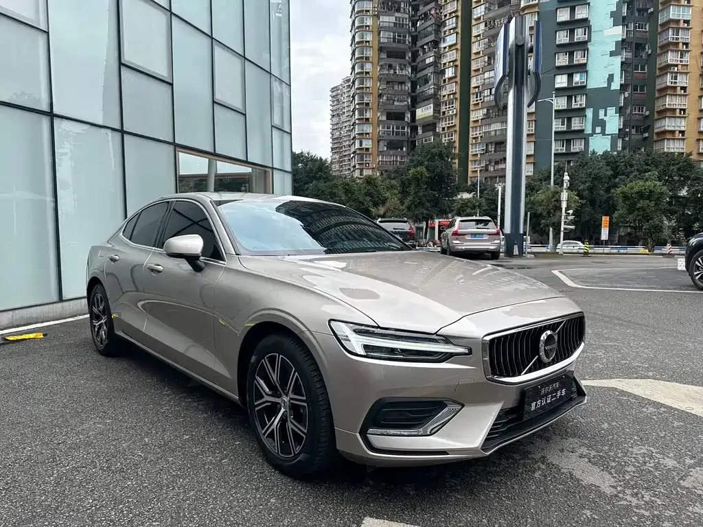 Volvo S60 2025 из CN, фото 7