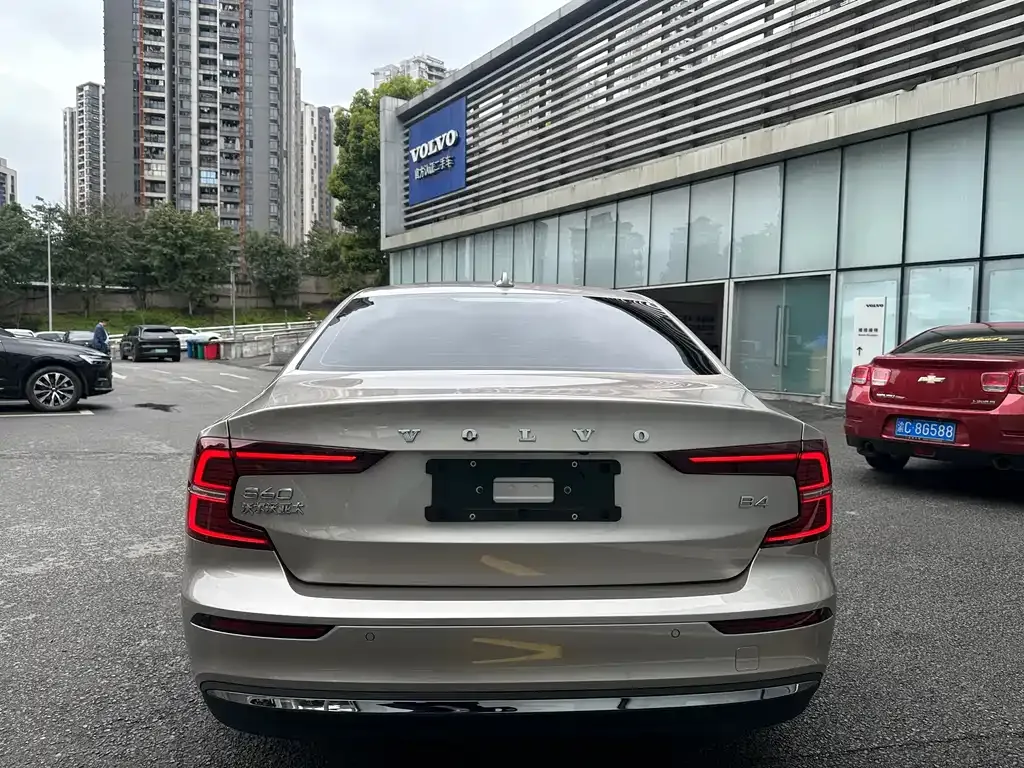 Volvo S60 2025 из CN, фото 2