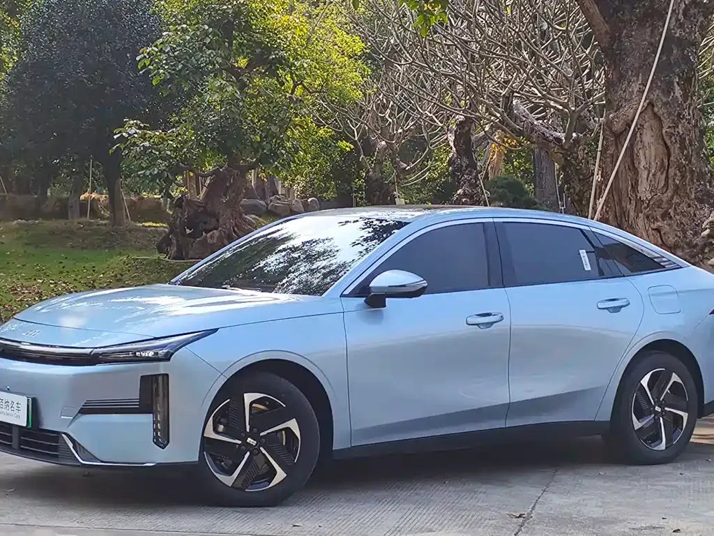 Geely Galaxy L6