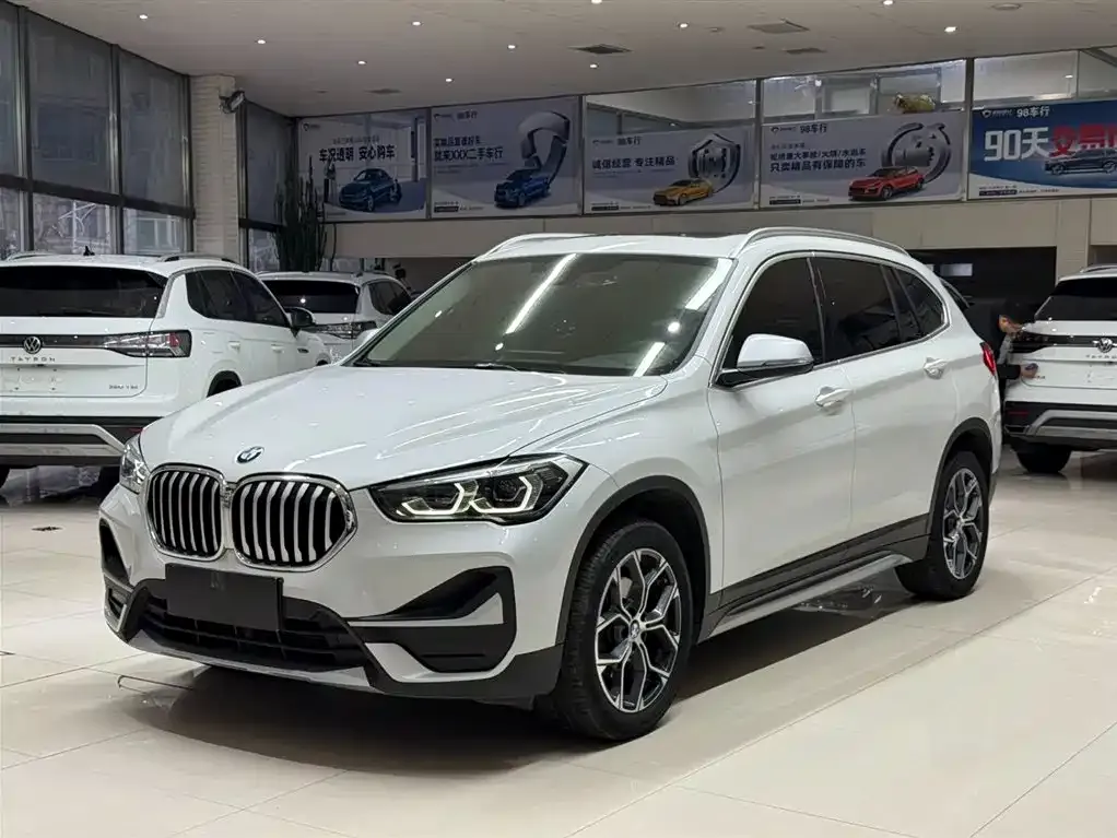 BMW X1 — фото 1