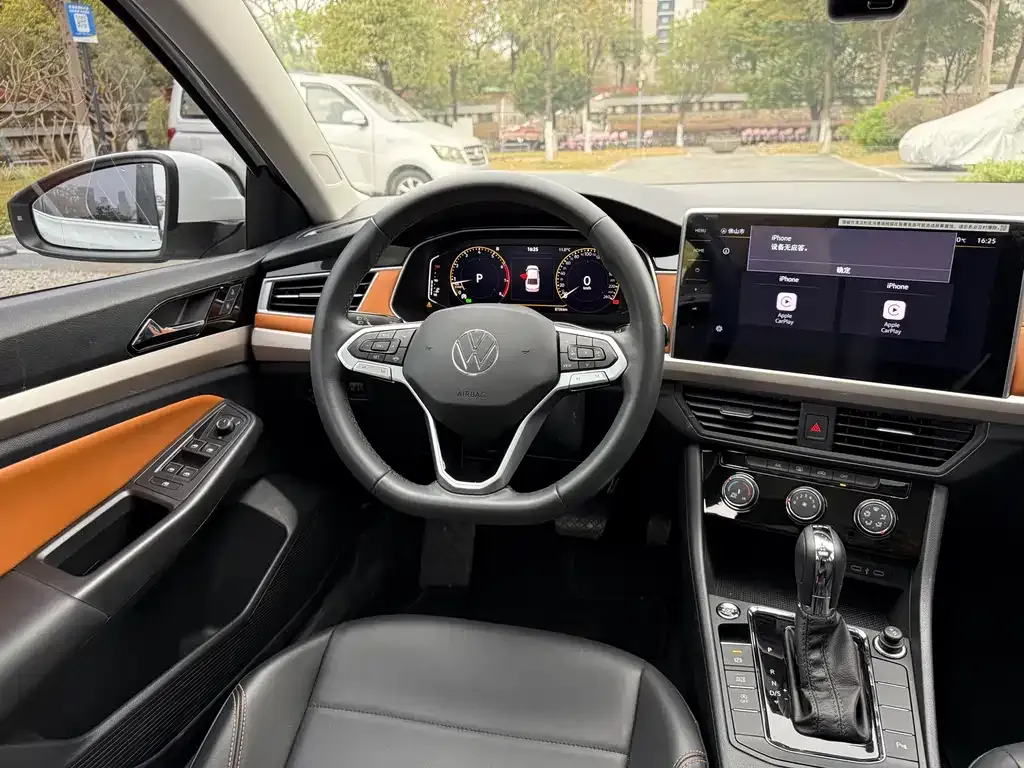 Volkswagen Bora 2023 из CN, фото 10