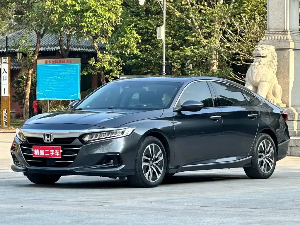 Honda Accord — фото 1