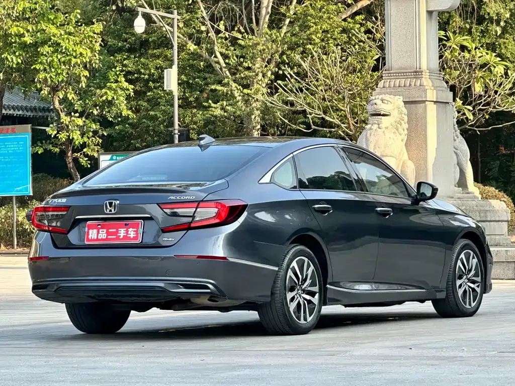 Honda Accord — фото 8