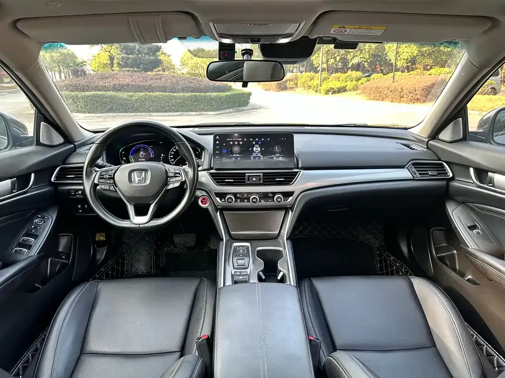 Honda Accord — фото 7
