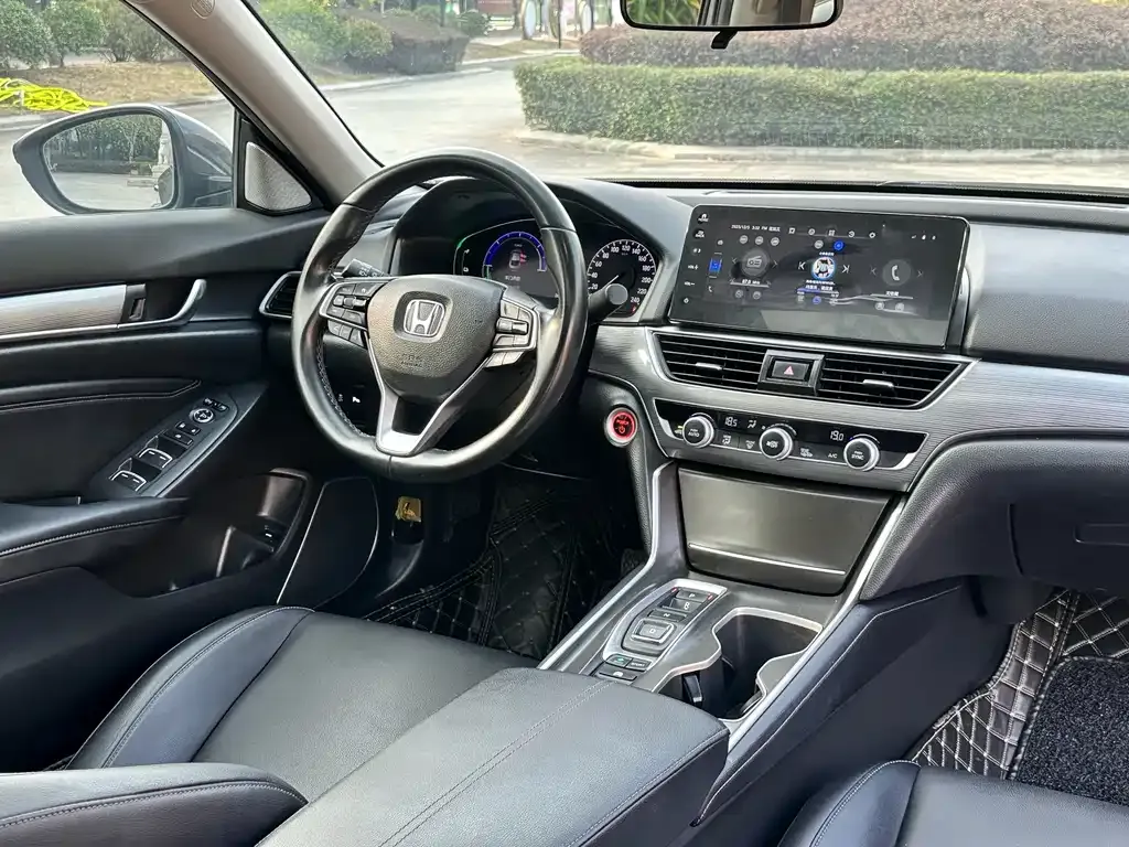 Honda Accord — фото 9