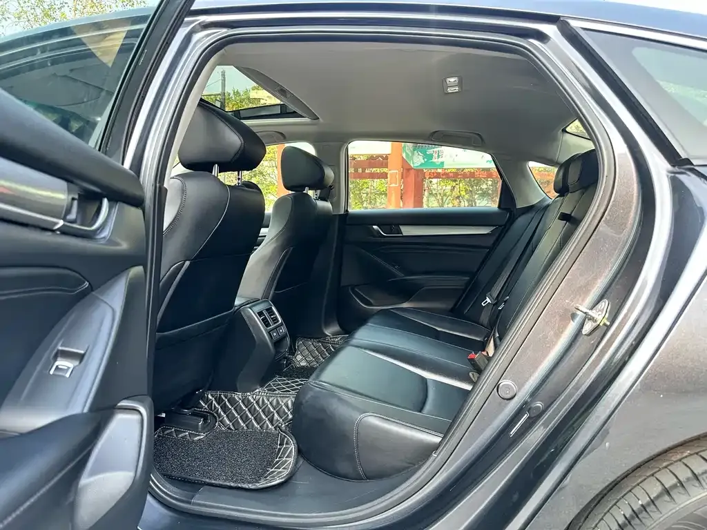 Honda Accord — фото 5