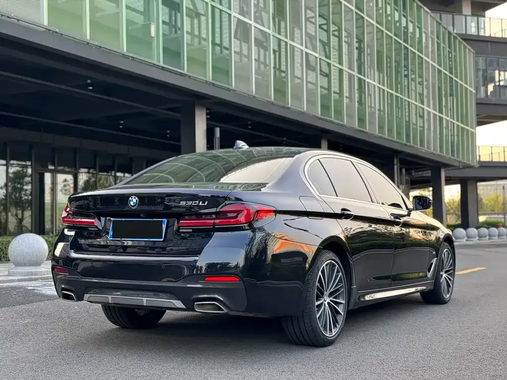 BMW 5 Series — фото 4