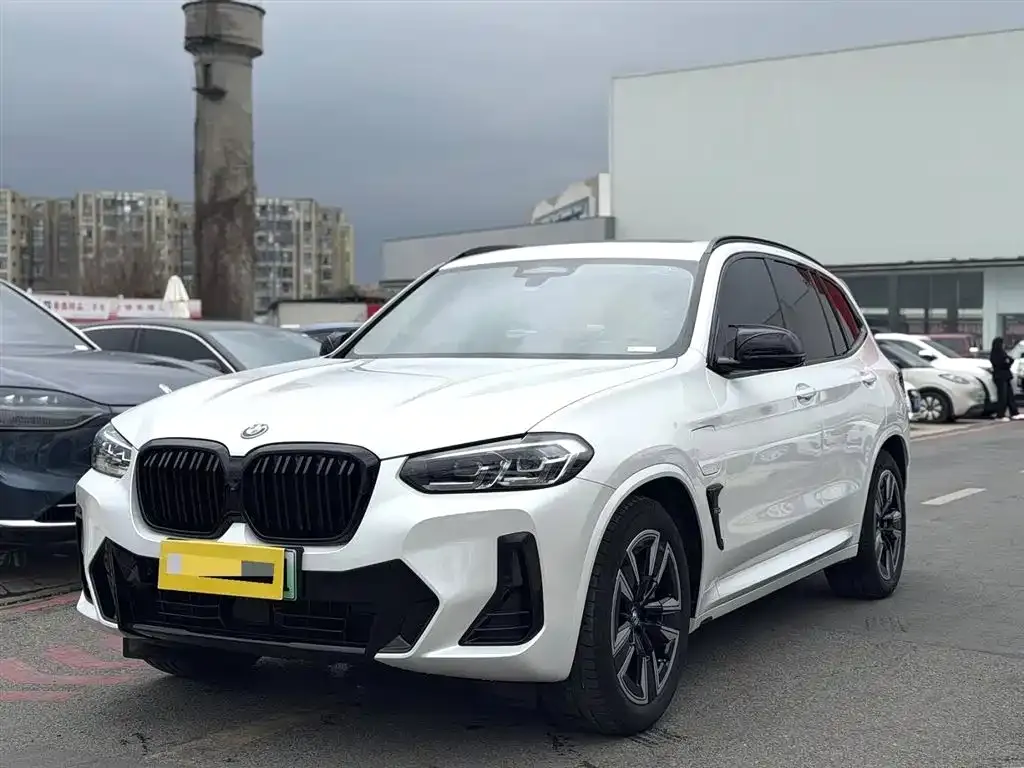 BMW iX3 — фото 1