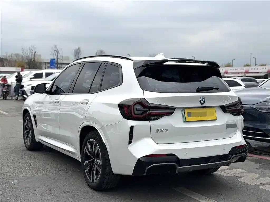 BMW iX3 — фото 2