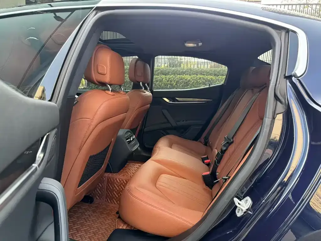 Maserati Ghibli — фото 8