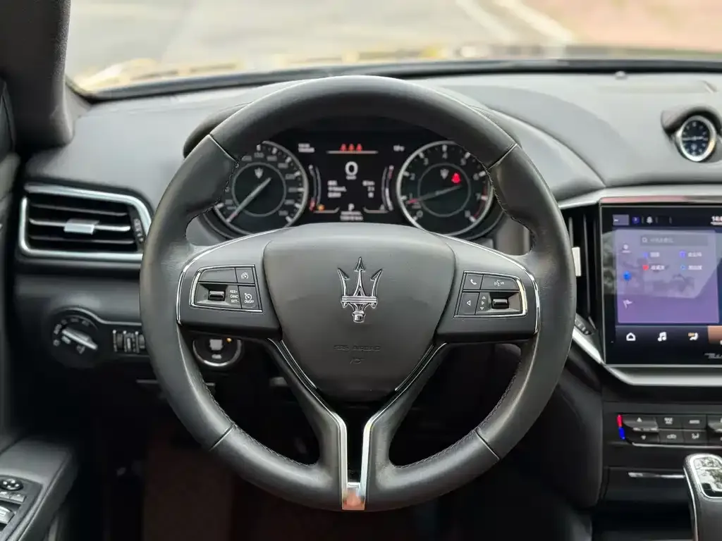 Maserati Ghibli — фото 5