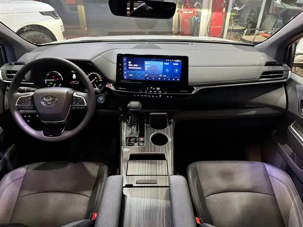 Toyota Sienna 2024 из CN, фото 10
