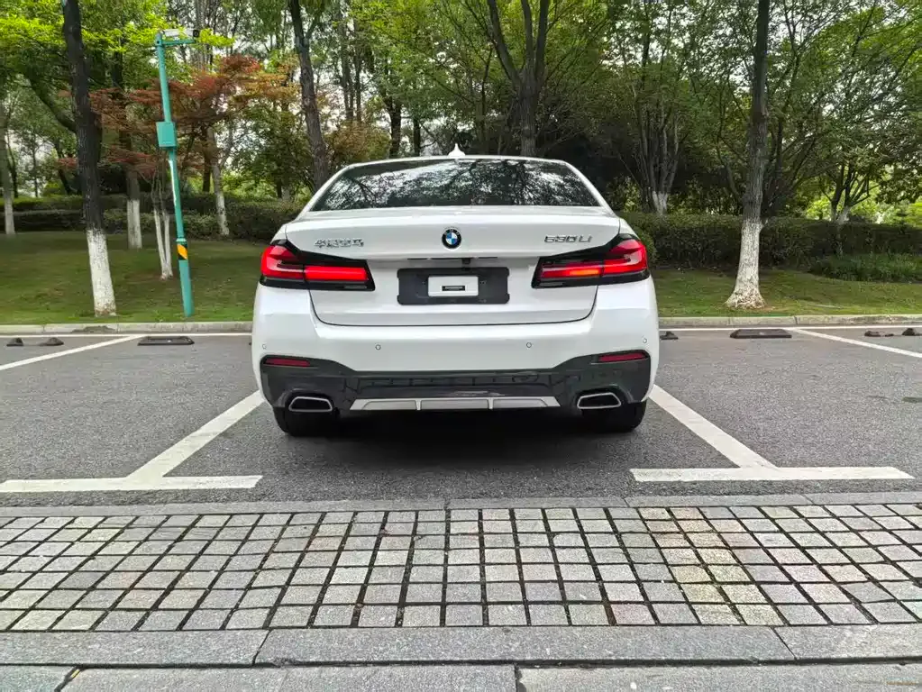 BMW 5 Series — фото 10