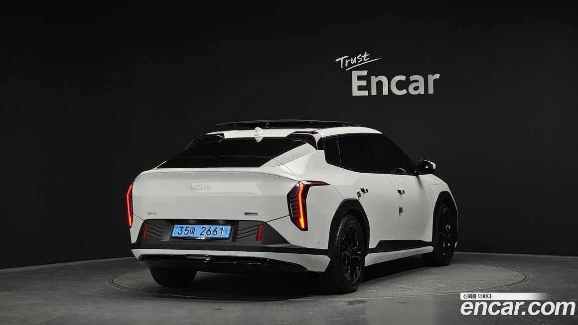 Kia EV4 — фото 4