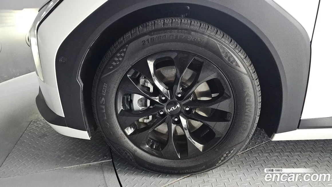 Kia EV4 — фото 3