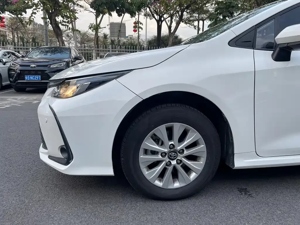 Toyota Corolla 2022 из CN, фото 9