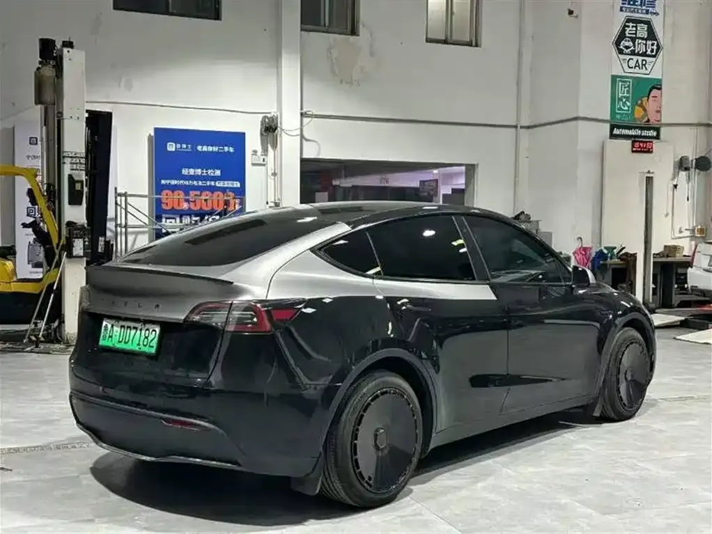 Tesla Model Y — фото 9