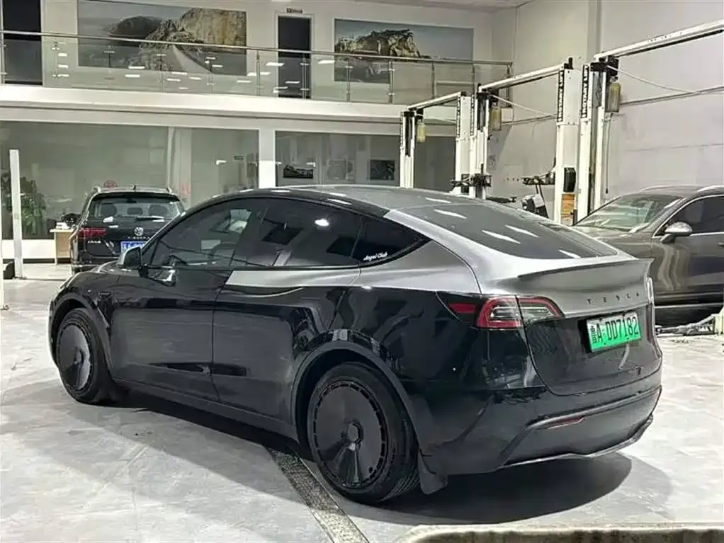 Tesla Model Y — фото 7