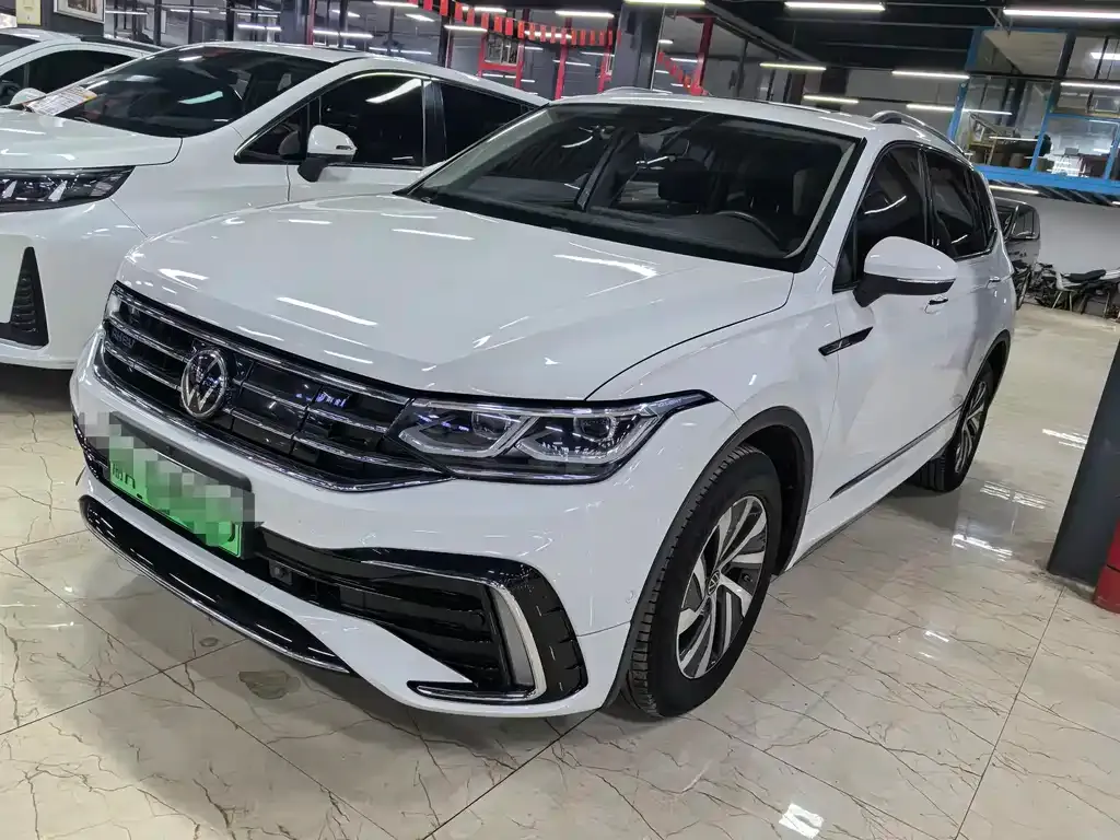 Volkswagen Tiguan L New Energy — фото 1
