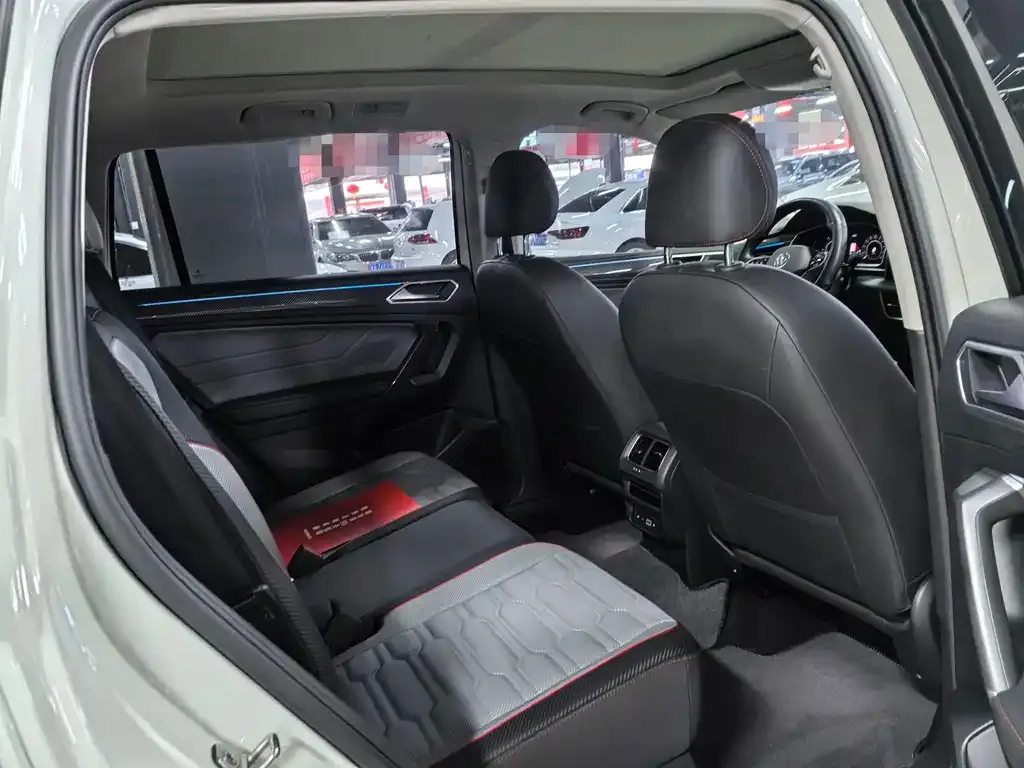 Volkswagen Tiguan L New Energy — фото 7