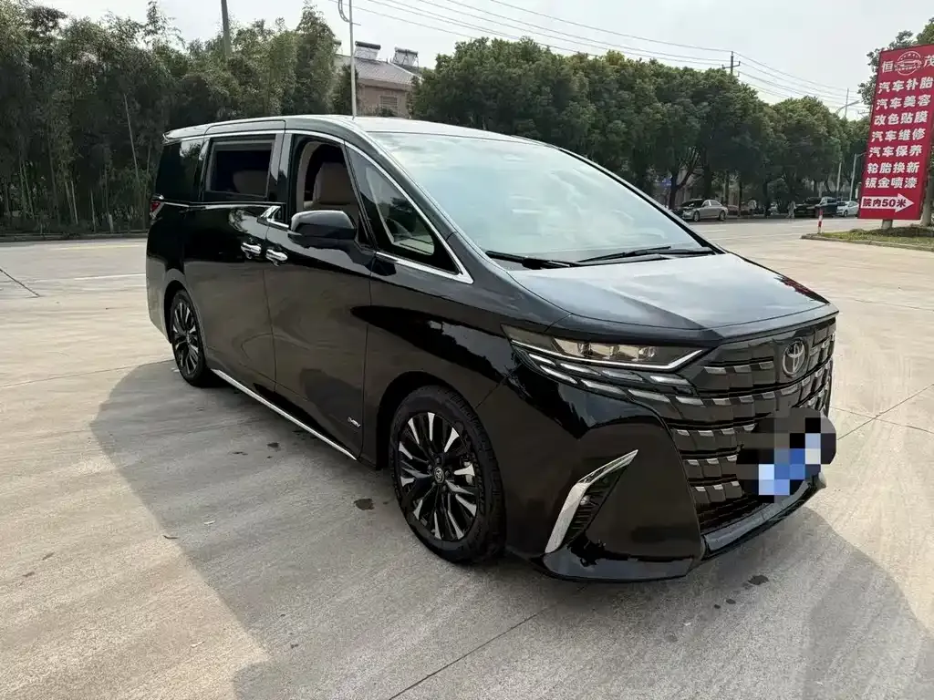 Toyota Alphard — фото 3