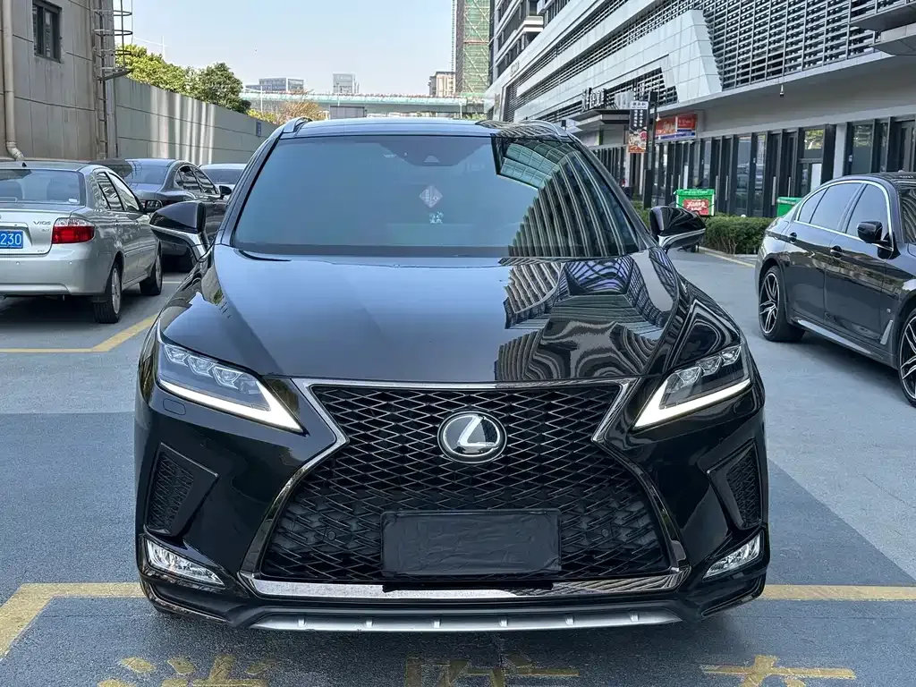 Lexus RX — фото 1