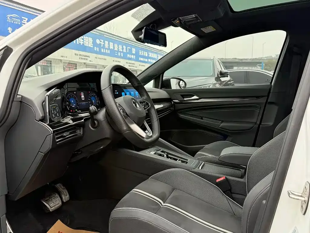 Volkswagen Golf 2022 из CN, фото 3