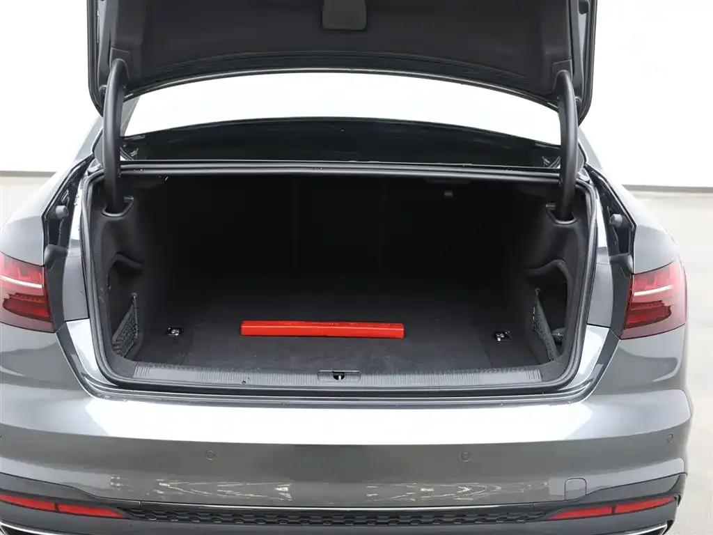 Audi A4L 2025 из CN, фото 4
