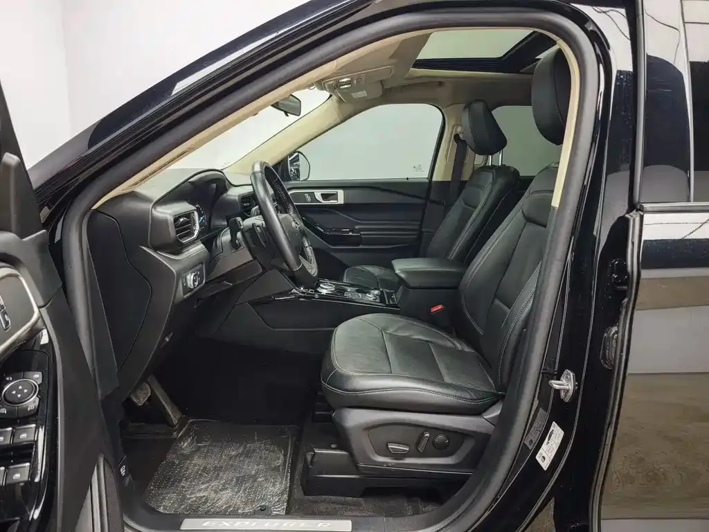 Ford Explorer 2022 из CN, фото 7