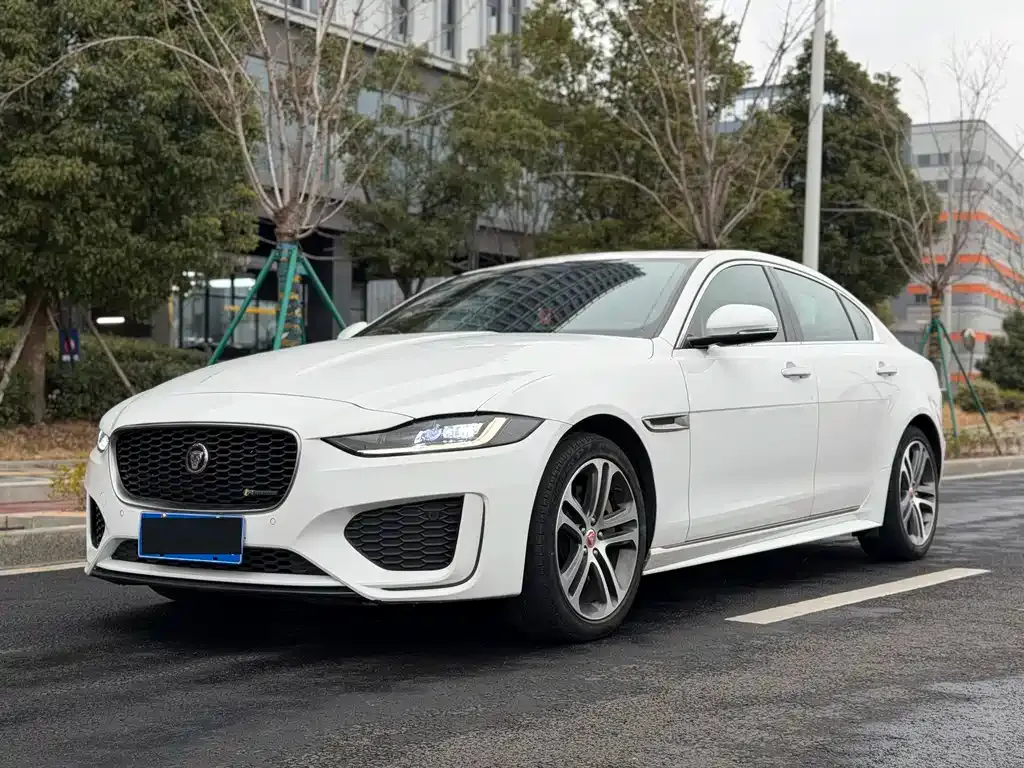 Jaguar XEL — фото 1