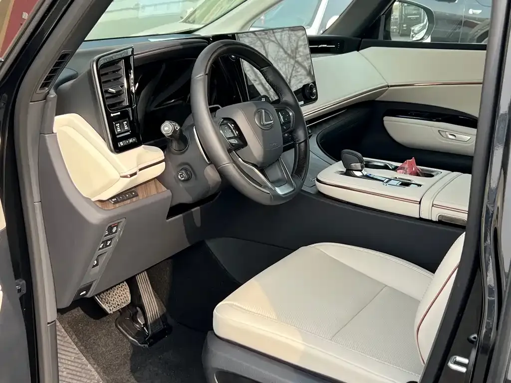 Lexus LM 2026 из CN, фото 6